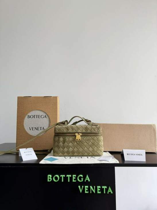 Picture of Bottega Veneta Handbags _SKUfw225797343fw